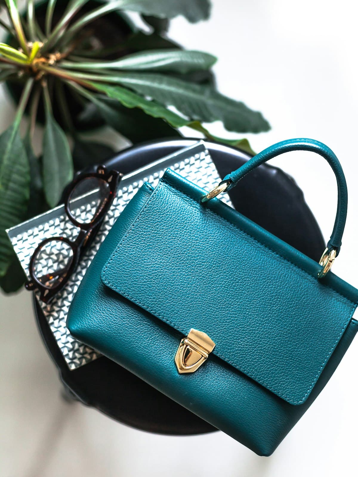 Coccinelle — Hobo morbida in pelle martellata