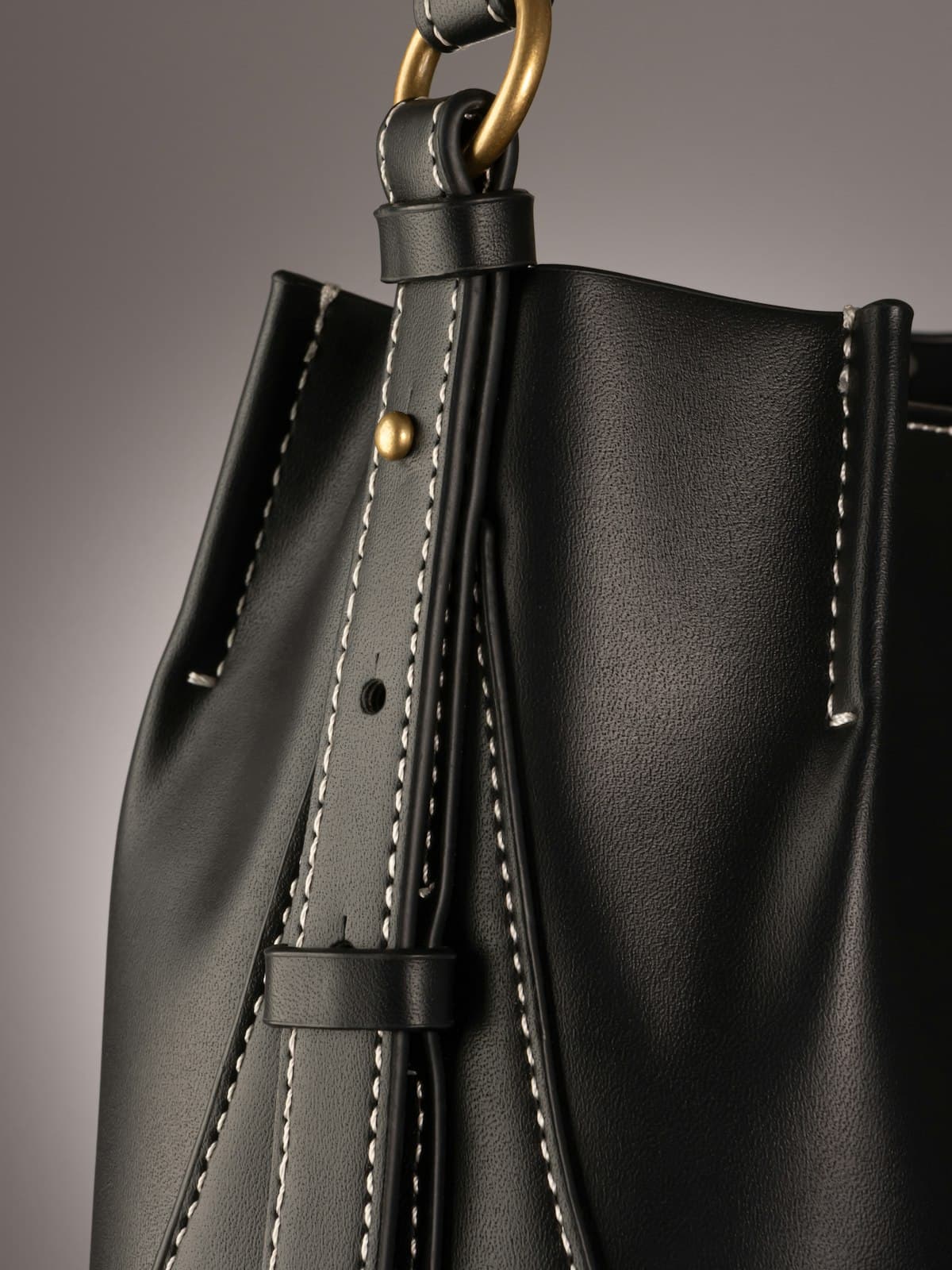 Pinko — Mini bag con tracolla gioiello