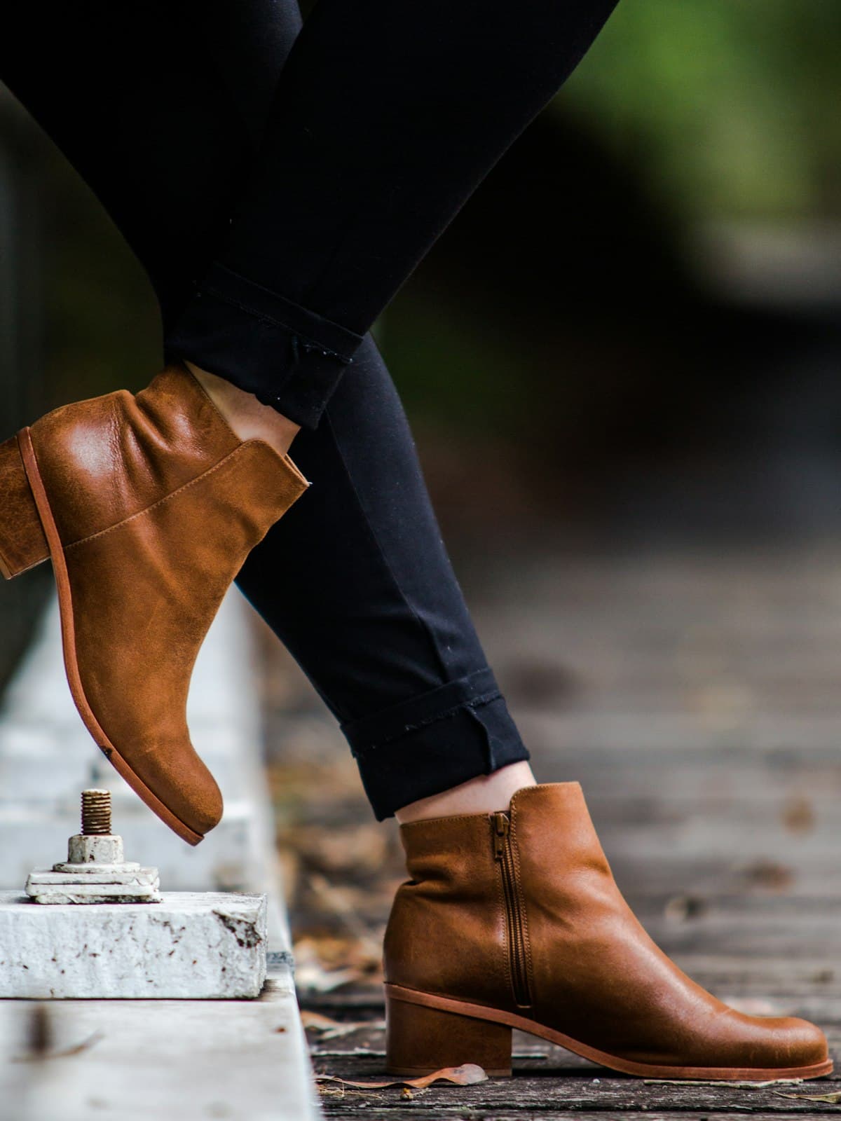 Massimo Dutti — Stivaletto a punta con tacco kitten