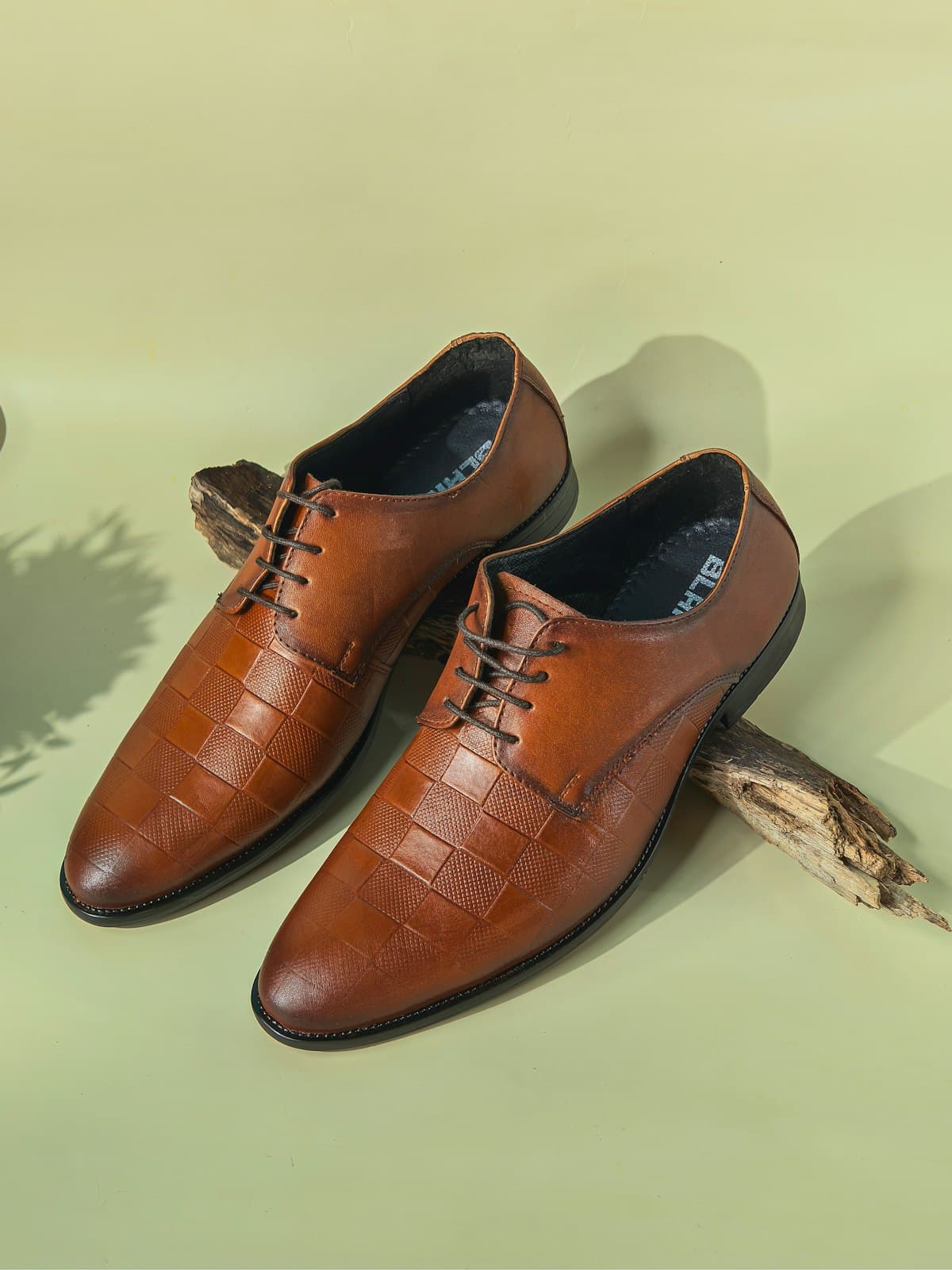 Clarks — Derby con suola in crepe