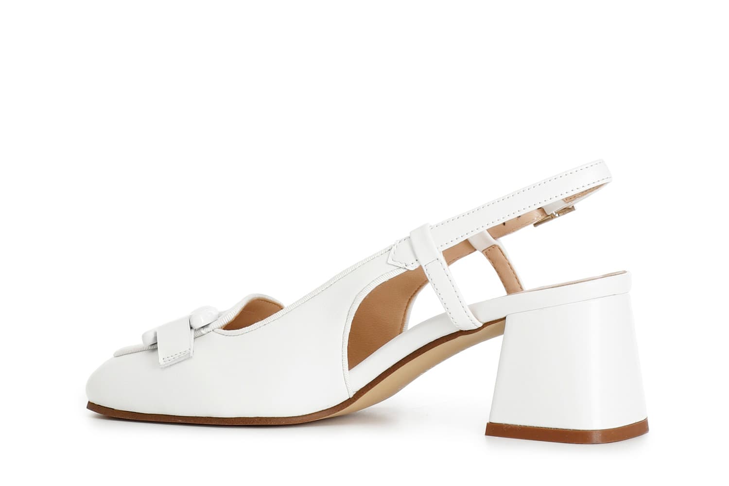 Scarpe in nappa aperte sul retro con morsetto bianco — vista 2