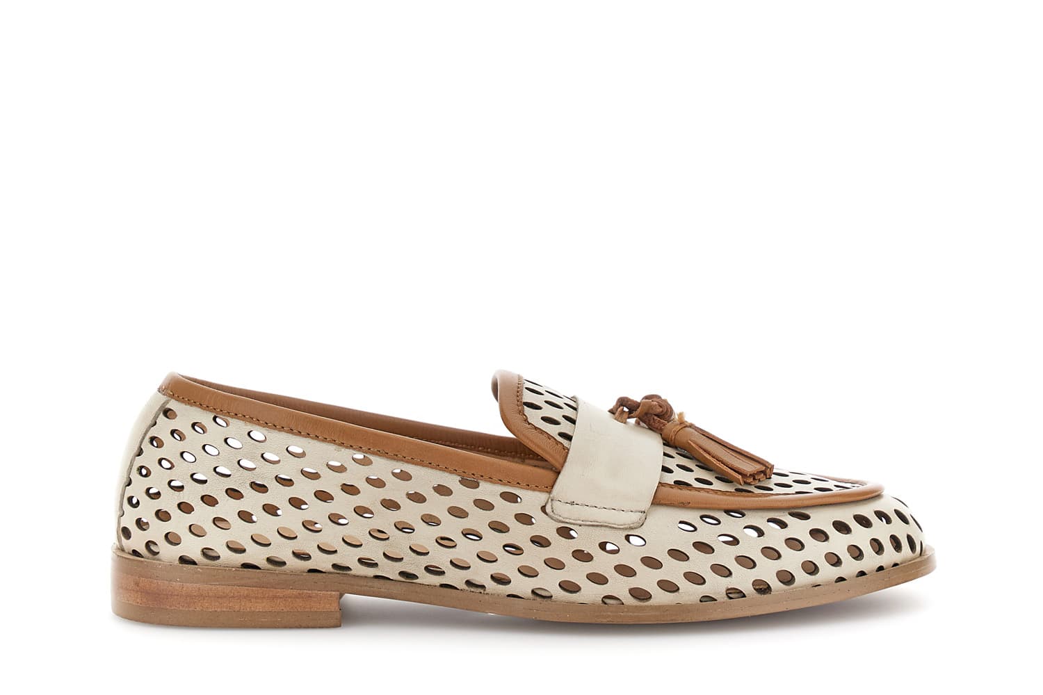 CafèNoir — Mocassini traforati in pelle con nappine off white/cuoio