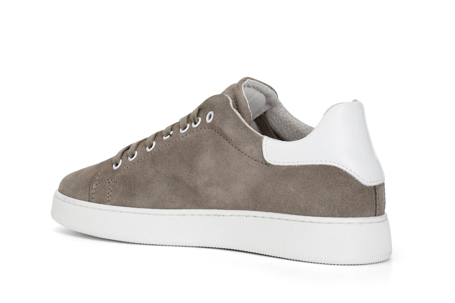 Sneakers uomo in camoscio e pelle sabbia — vista 2