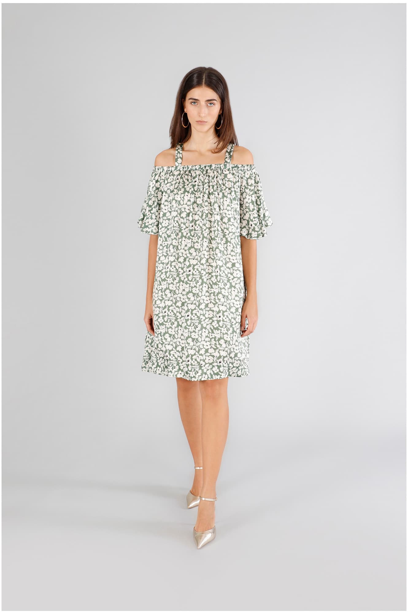 Abito con scollatura a barca in satin fiore verde — vista 3