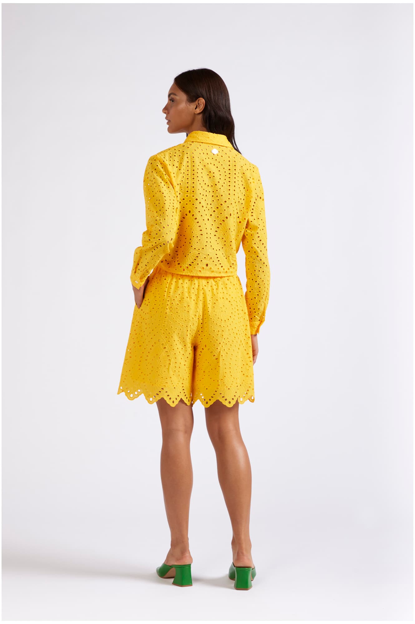 Camicia annodata in sangallo giallo — vista 2