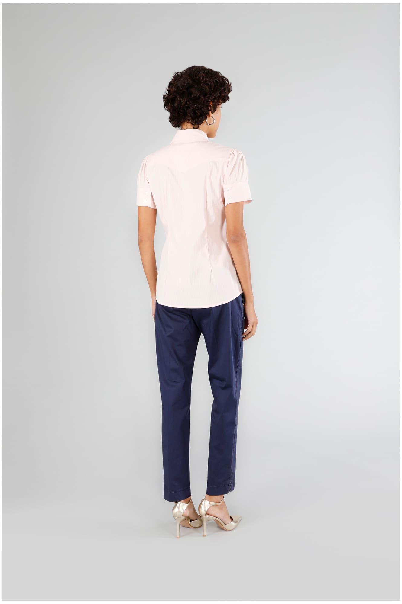 Camicia rigata con applicazione gioiello rosa — vista 2