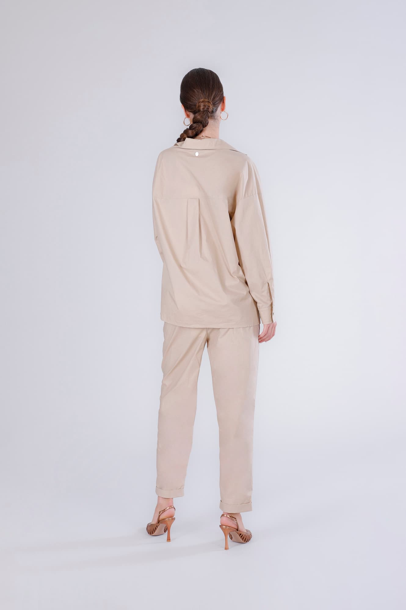 Blusa over con piega davanti sabbia — vista 2