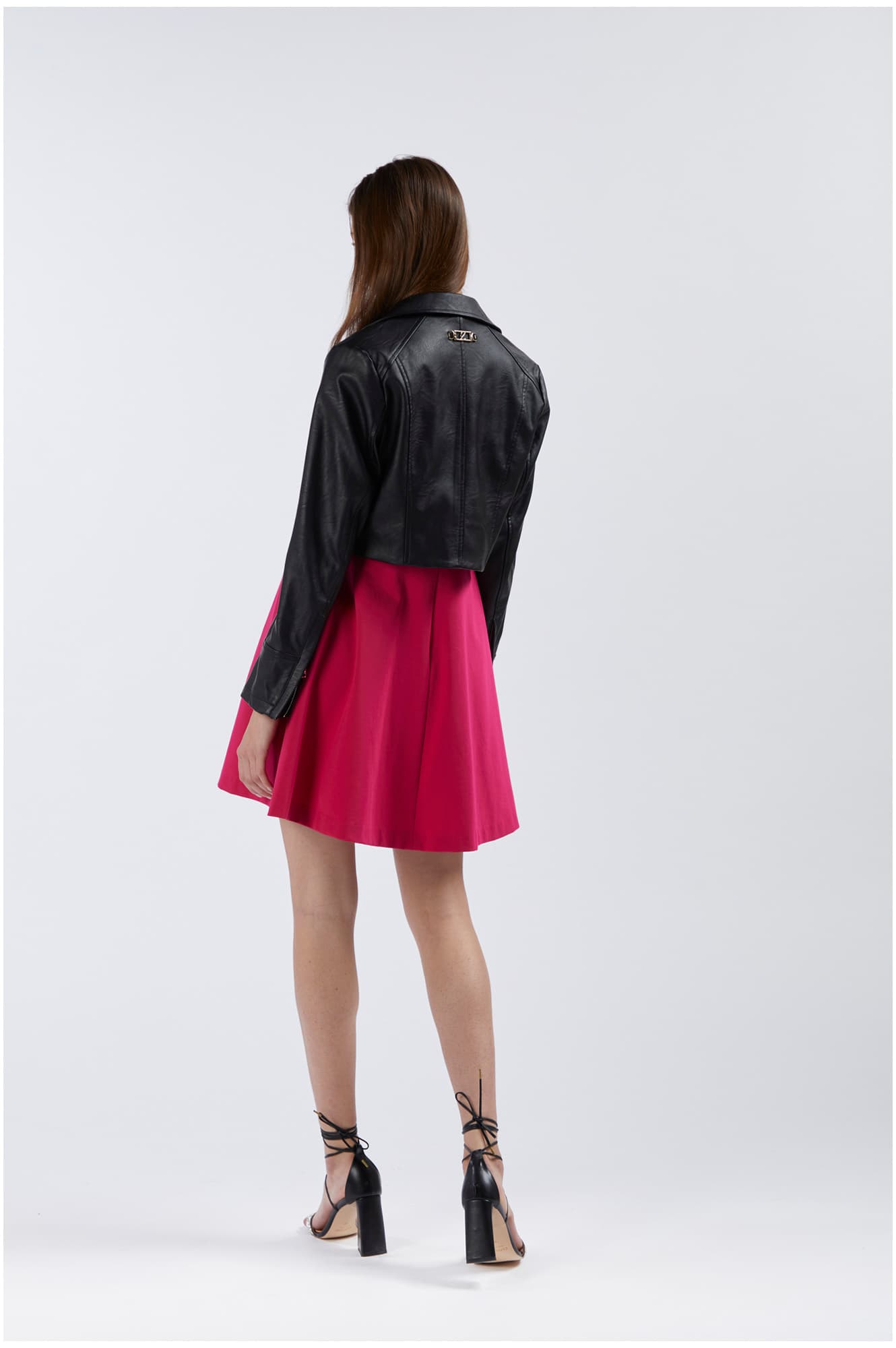 Chiodo corto in similpelle nero — vista 4