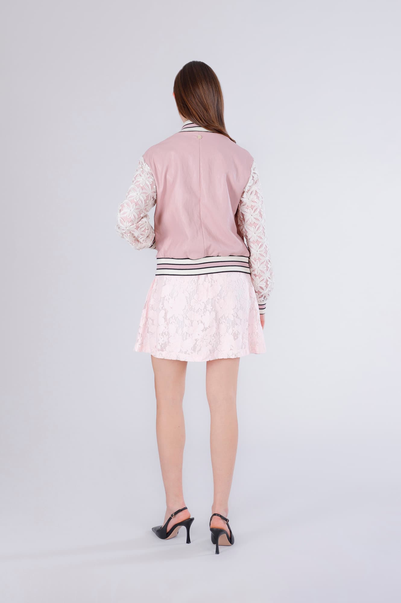 Bomber in similpelle con maniche in pizzo rosa — vista 2
