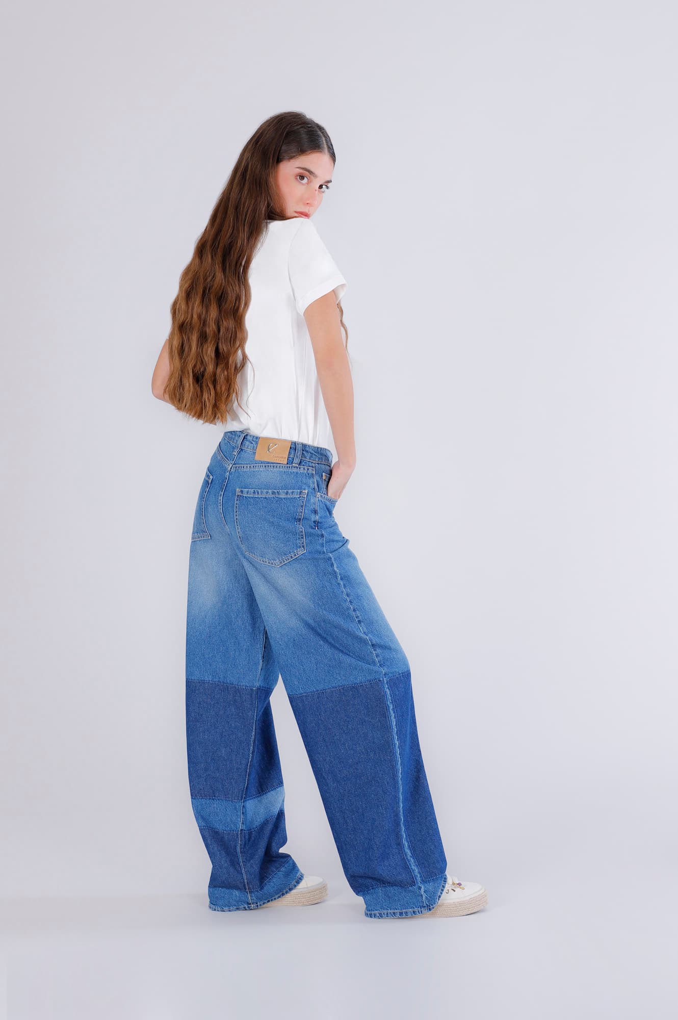 Jeans gamba ampia lavaggio patchwork denim patchwork — vista 2