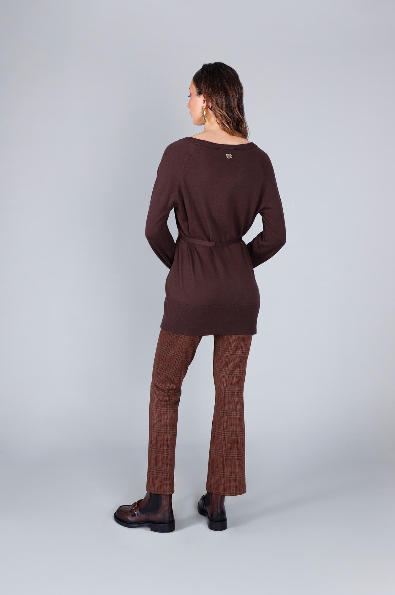 Maglia collo a "v" con cintura testa di moro — vista 4
