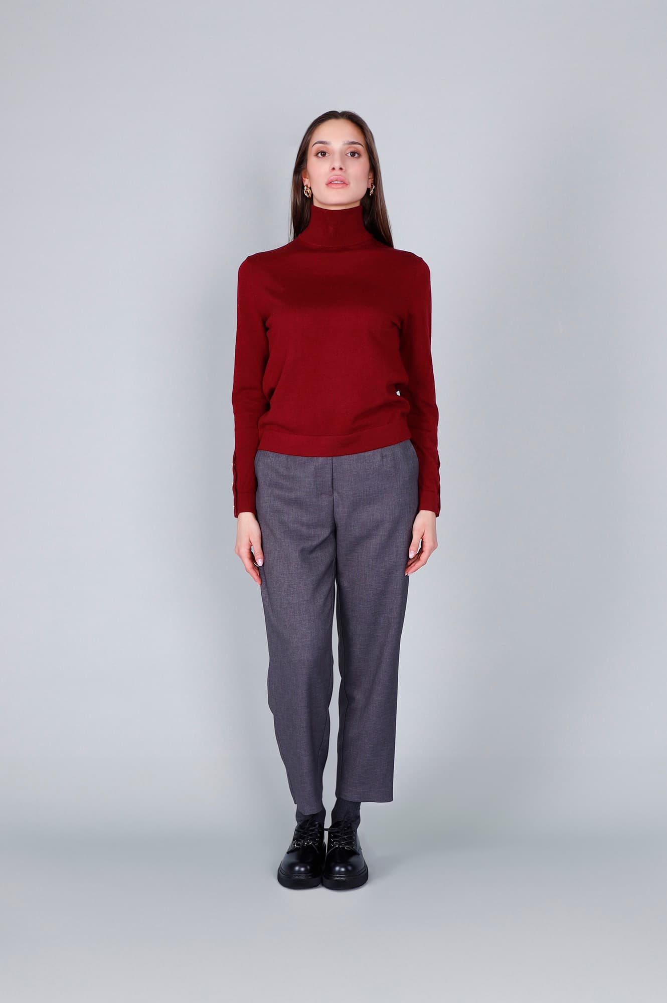 CafèNoir — Maglia collo alto con bottoni alle maniche burgundy