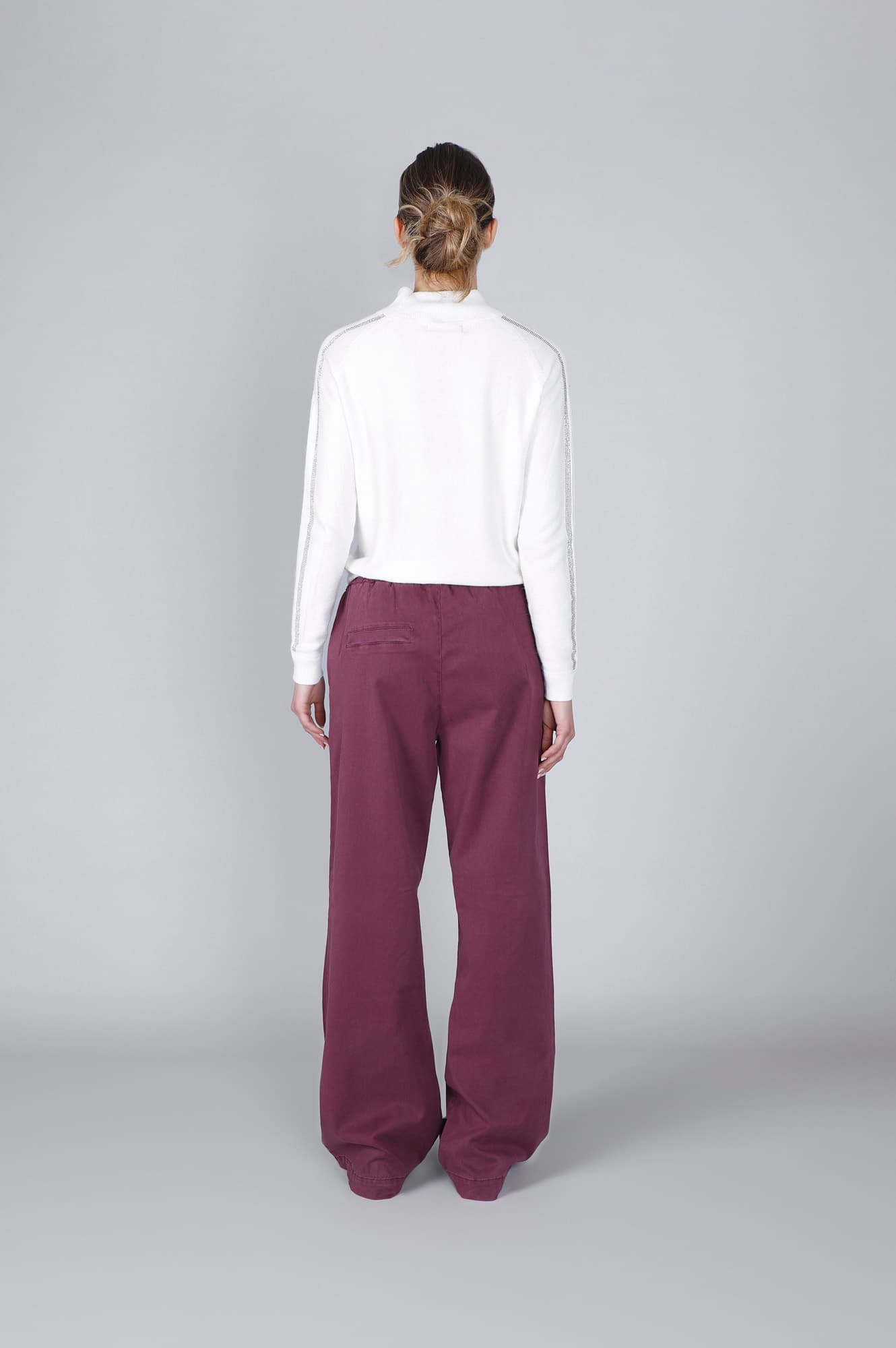 Maglia collo alto e strass alle maniche off white — vista 2