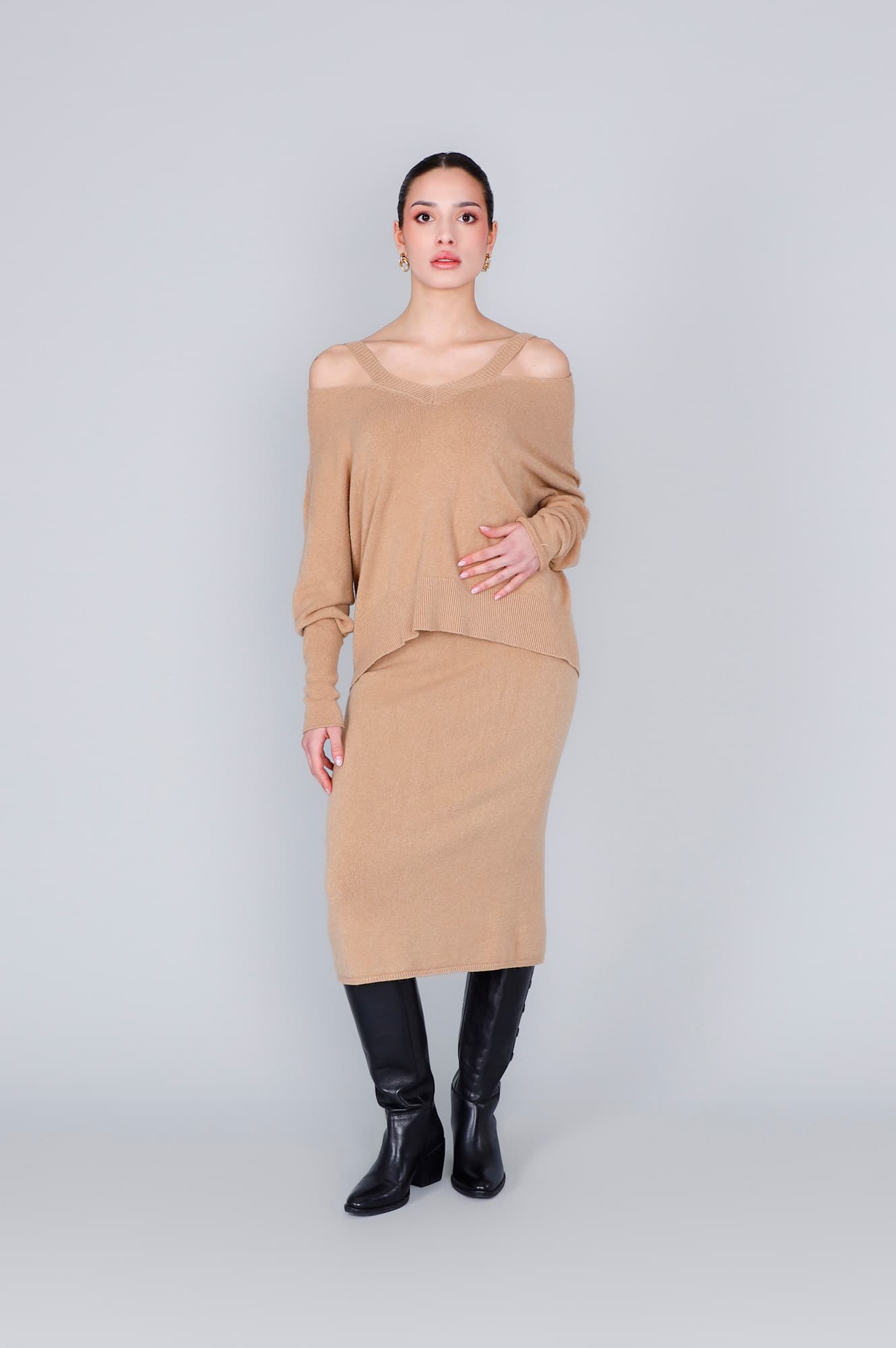 CafèNoir — Maglia cut out scollatura a "v" cammello