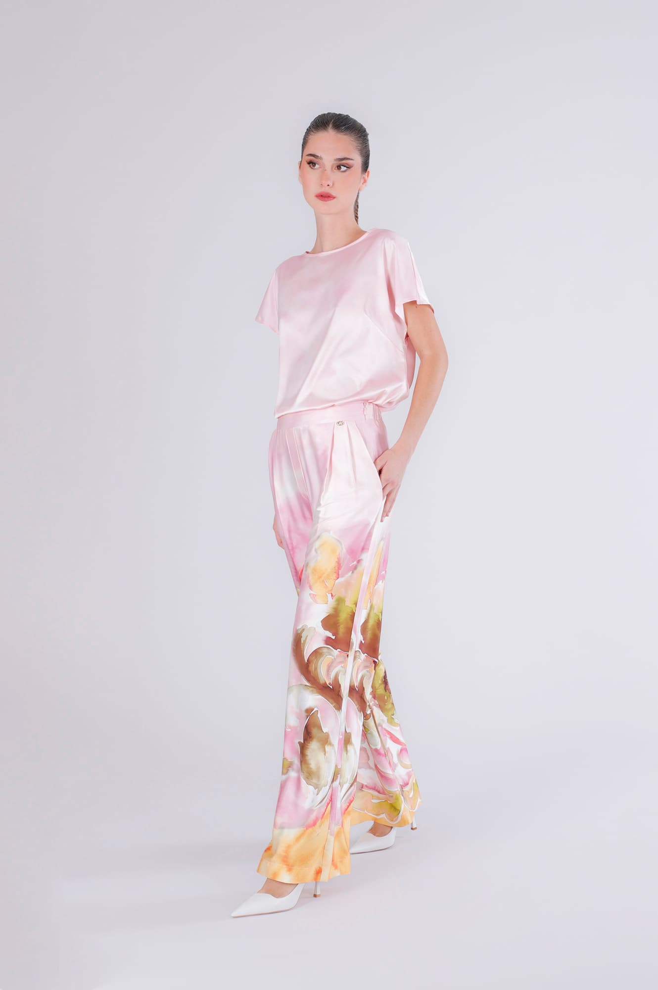 CafèNoir — Pantaloni palazzo in satin stampato fiore sfumato rosa