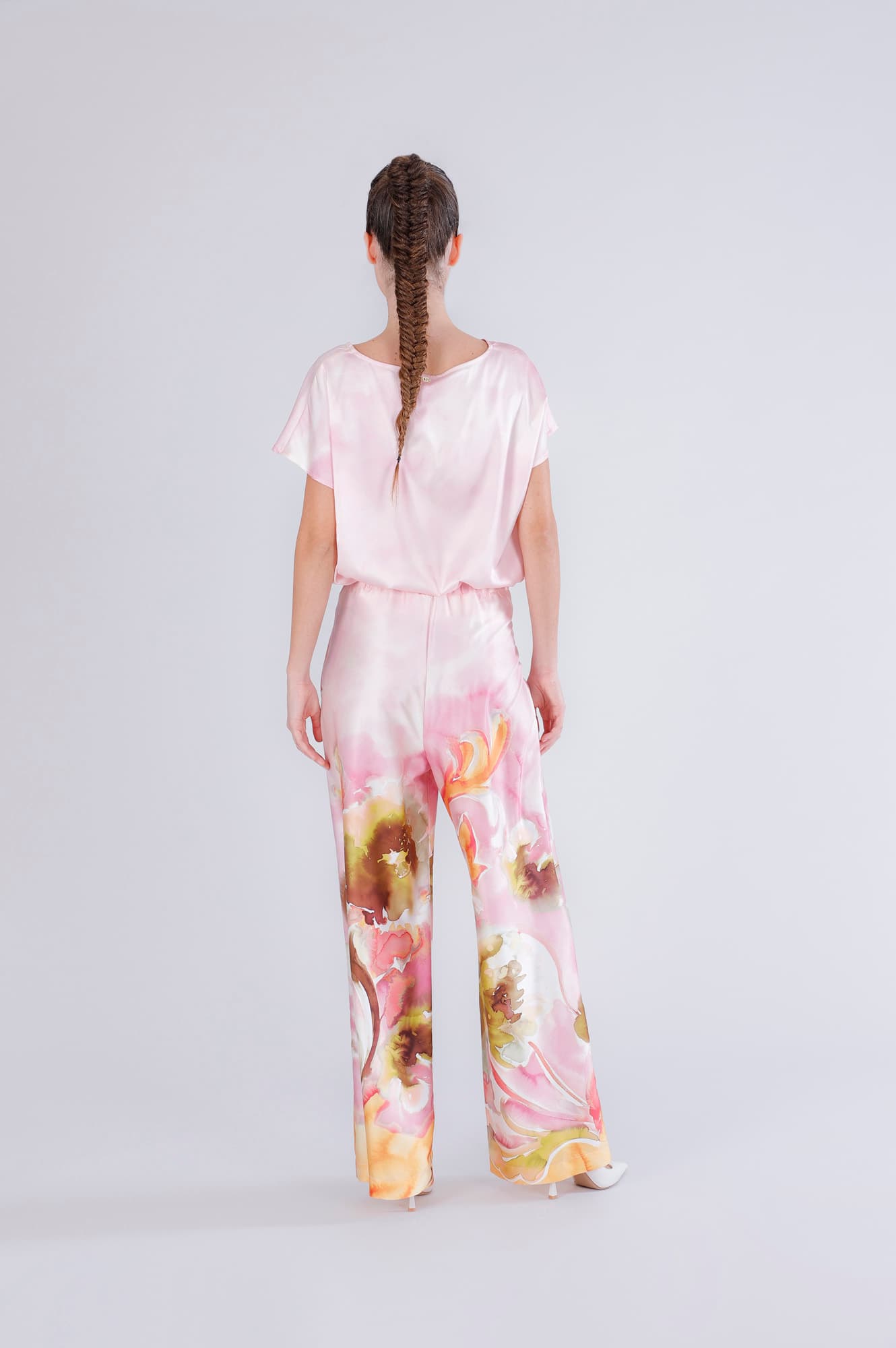 Pantaloni palazzo in satin stampato fiore sfumato rosa — vista 2
