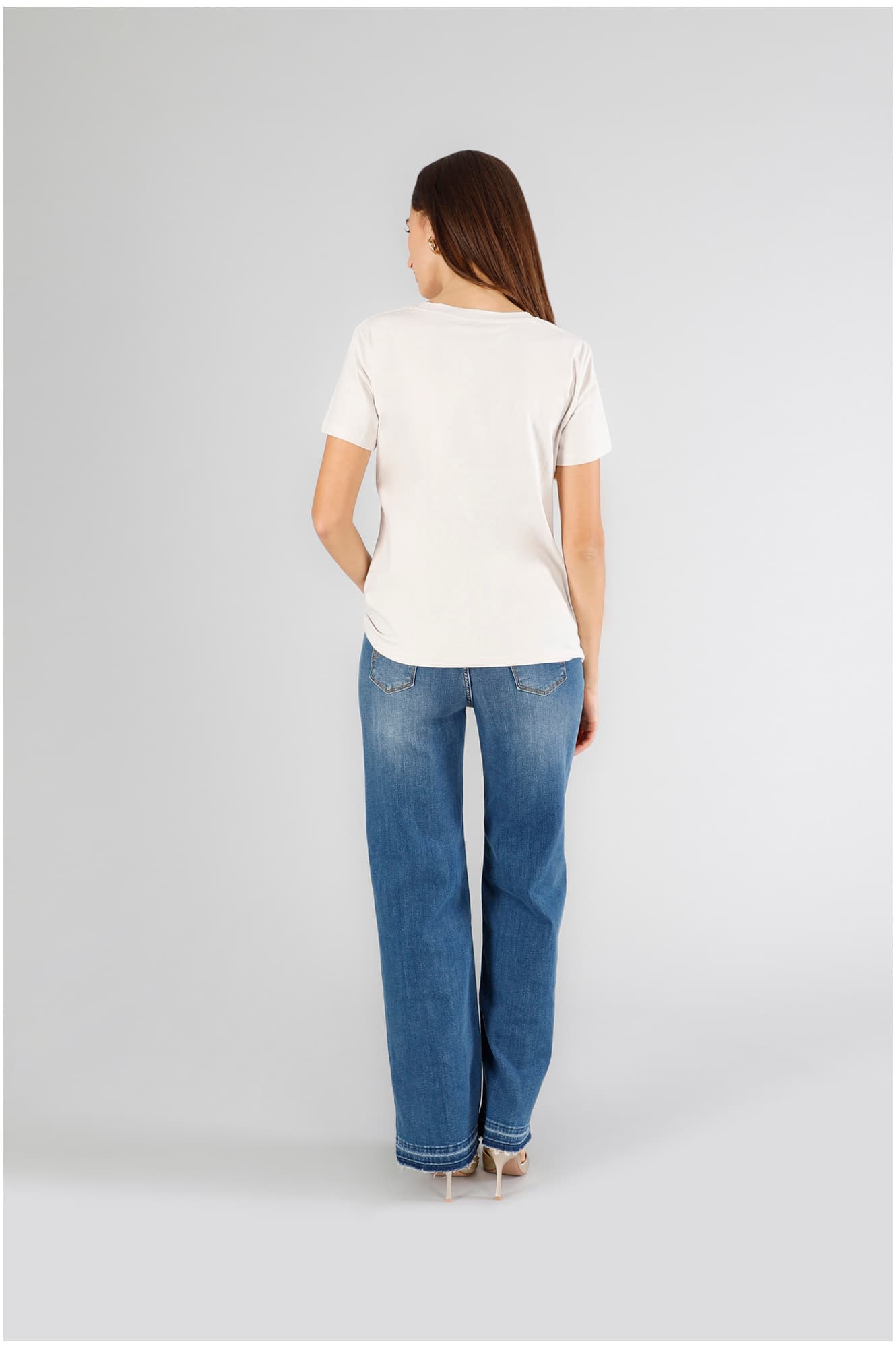 T-shirt con scritta "sapore di sole" e stampa gesso — vista 2
