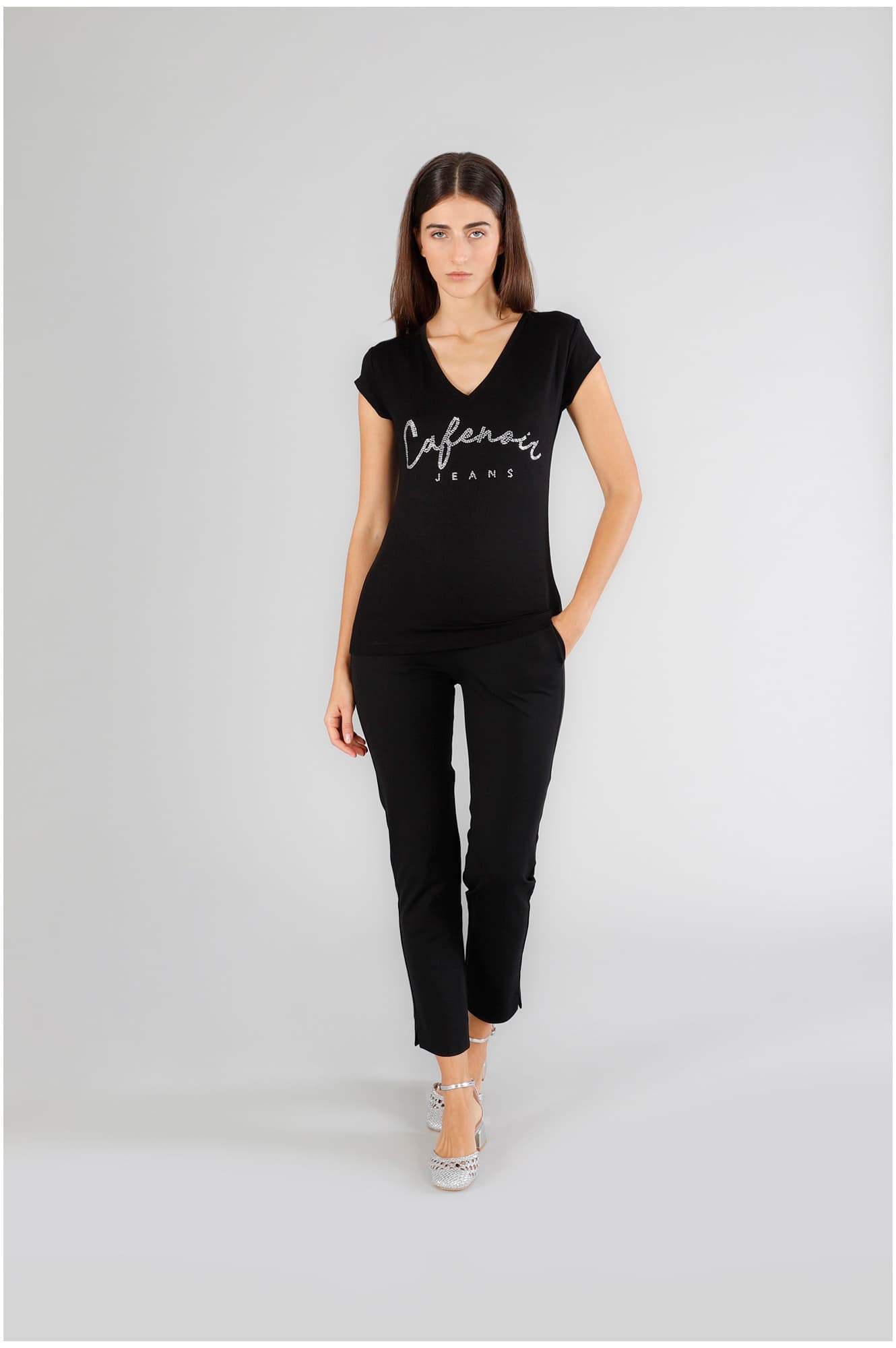 CafèNoir — T-shirt scollo a "v" con logo nero