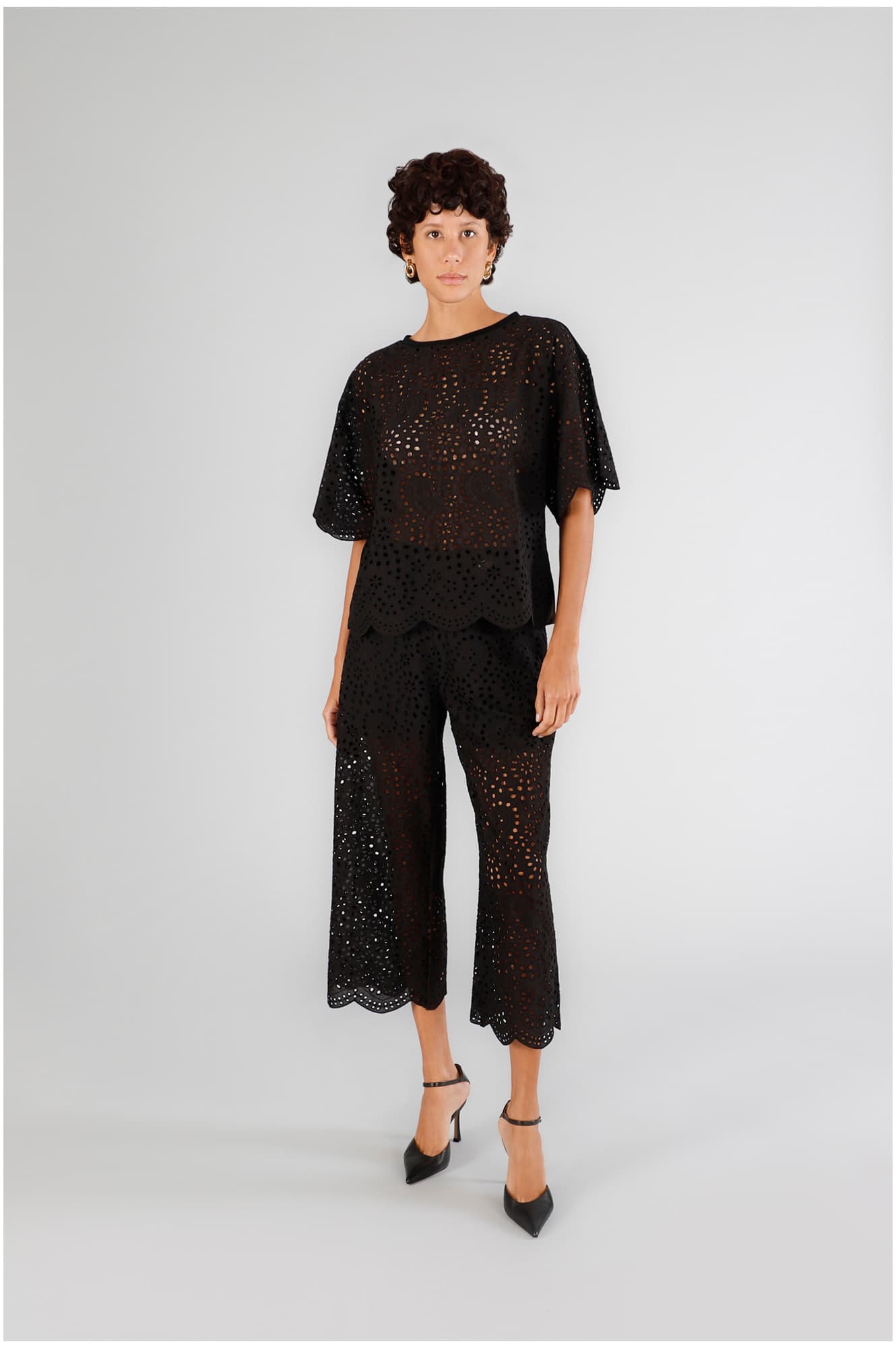 T-shirt con davanti in sangallo nero — vista 3