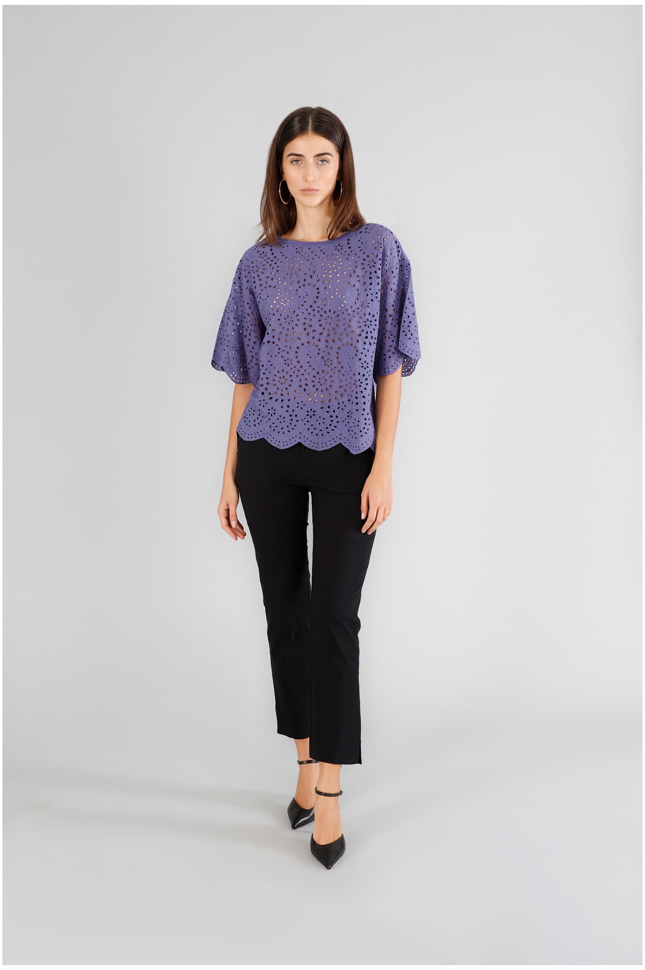 CafèNoir — T-shirt con davanti in sangallo lavanda